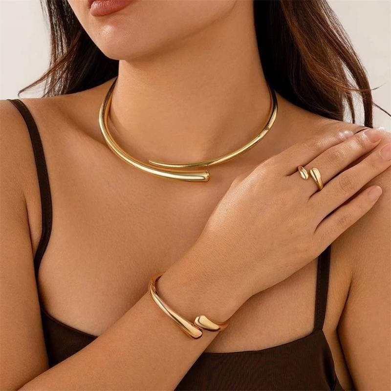 Gold statement necklace set